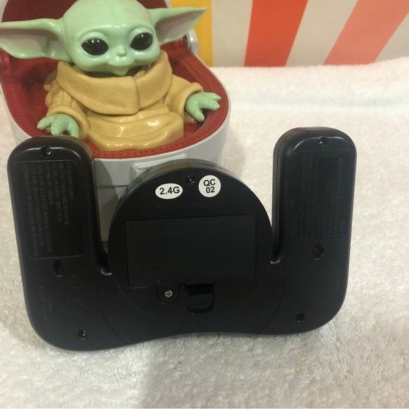 Star Wars Mandalorian remote control-baby yoda - Picture 3 of 4